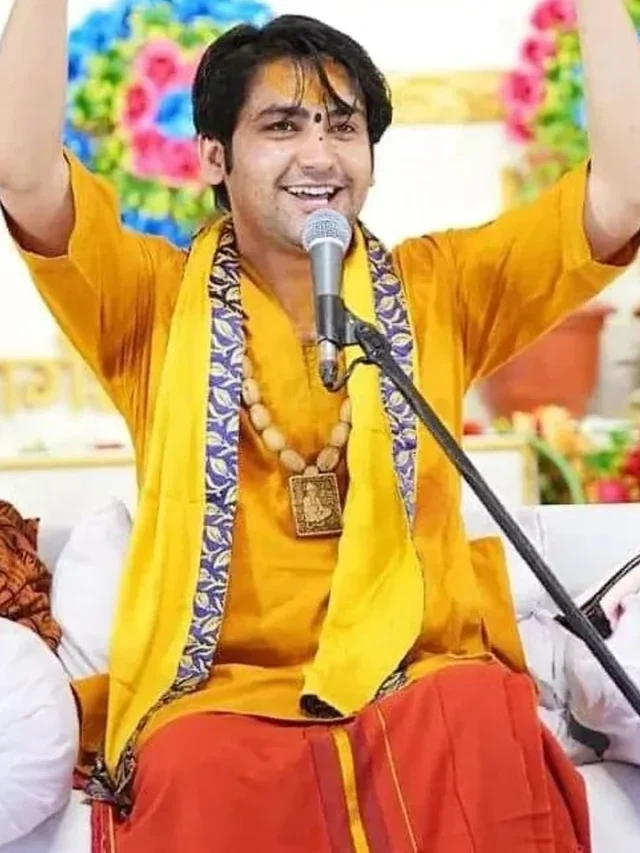 कौन हैं पं धीरेन्द्र शास्त्री